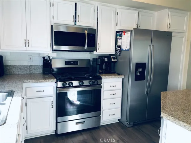12795 Gifford Way, Victorville, California 92392