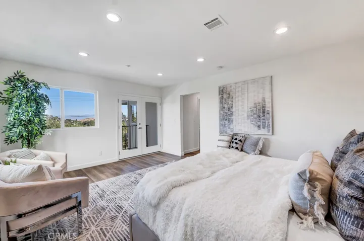 21509 Arcos Drive, Woodland Hills, California 91364