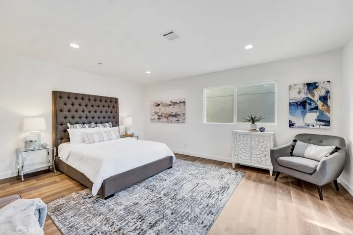 21509 Arcos Drive, Woodland Hills, California 91364