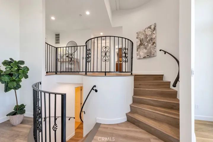 21509 Arcos Drive, Woodland Hills, California 91364