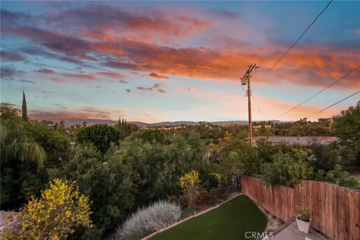 21509 Arcos Drive, Woodland Hills, California 91364