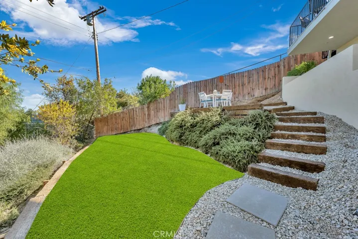 21509 Arcos Drive, Woodland Hills, California 91364