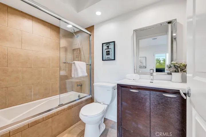 21509 Arcos Drive, Woodland Hills, California 91364