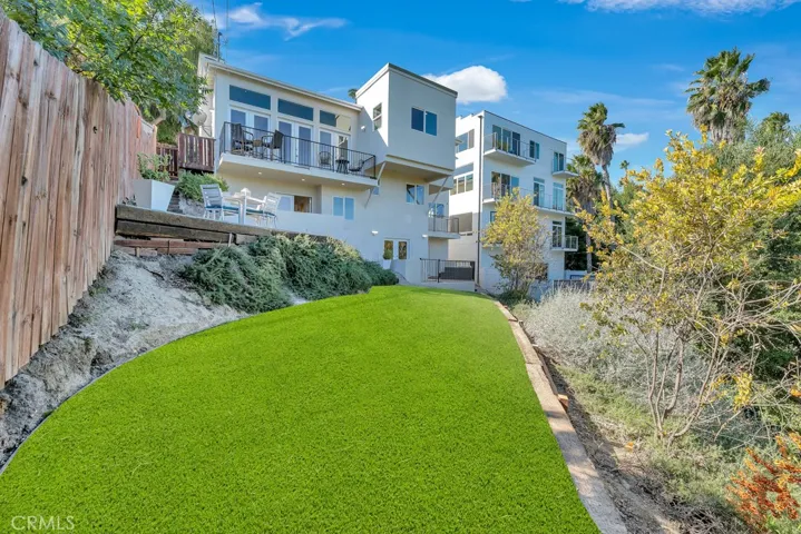 21509 Arcos Drive, Woodland Hills, California 91364