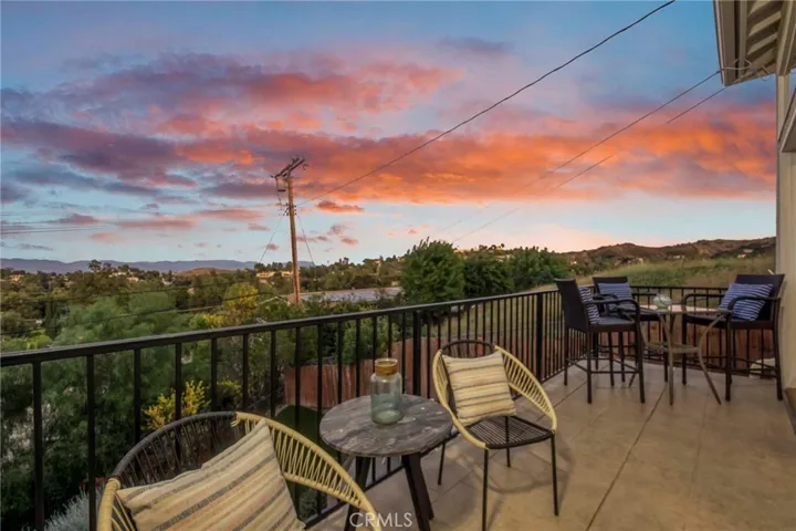 21509 Arcos Drive, Woodland Hills, California 91364