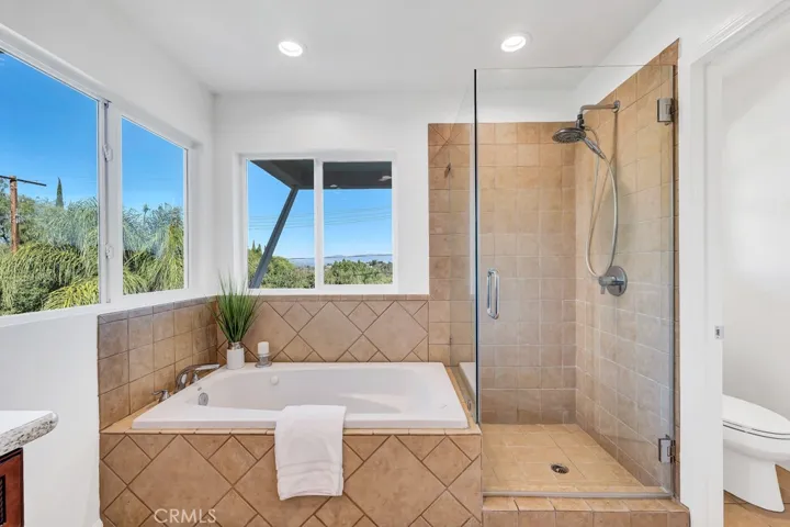 21509 Arcos Drive, Woodland Hills, California 91364