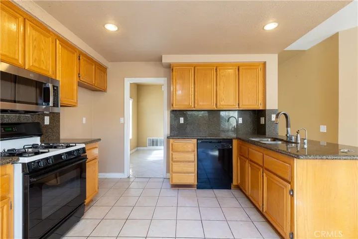 2916 Dartmouth Circle, Corona, California 92879