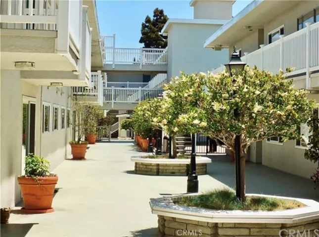 2411 Prospect Unit 117, Hermosa Beach, California 90254