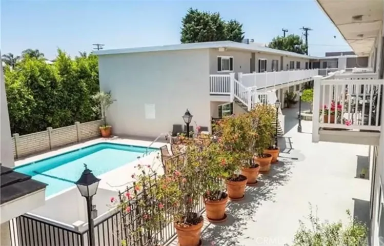 2411 Prospect Unit 117, Hermosa Beach, California 90254