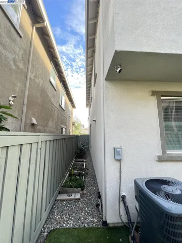 2543 Valente Dr, Pittsburg, California 94565