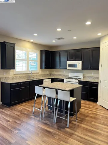 2543 Valente Dr, Pittsburg, California 94565