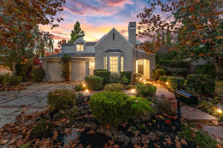145 Gloria Circle, Menlo Park, California 94025