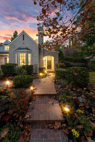 145 Gloria Circle, Menlo Park, California 94025