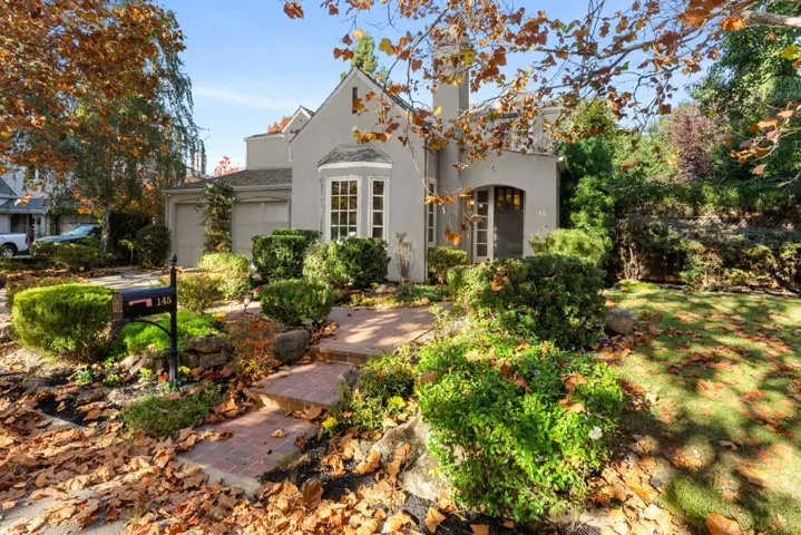 145 Gloria Circle, Menlo Park, California 94025