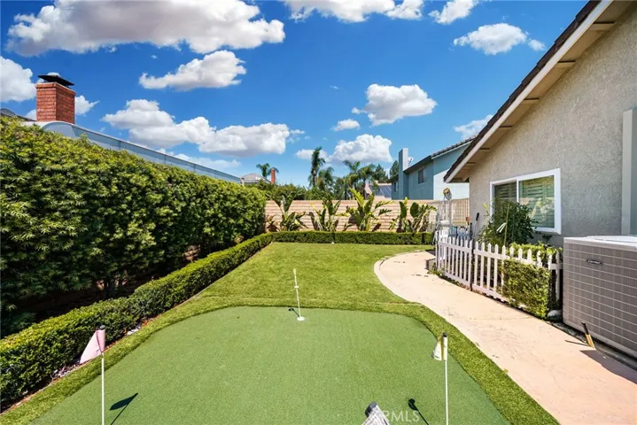 Putting green for added fun.
