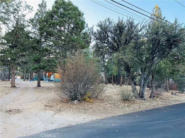 568 Highland Avenue, Sugarloaf, California 92386