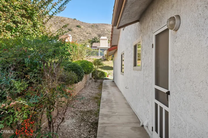 42_11253943_164836_164836-EI-142