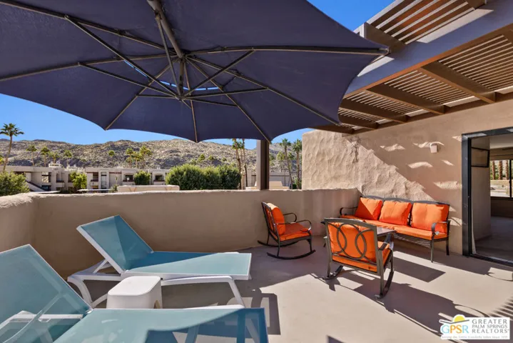 Entertaining Area w/ MT Views