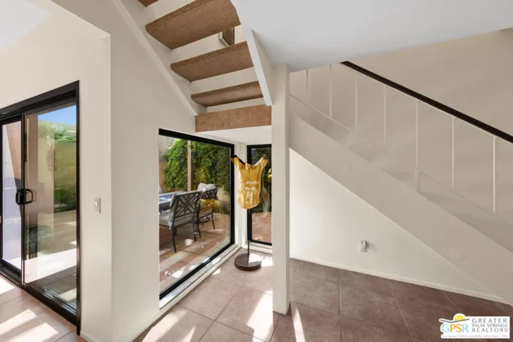 Indoor/Outdoor Living