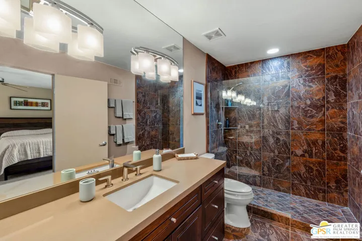 Upstaris BR En-Suite