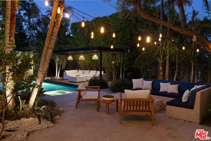11181 Ophir Drive, Los Angeles, California 90024