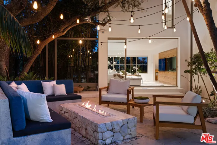 11181 Ophir Drive, Los Angeles, California 90024