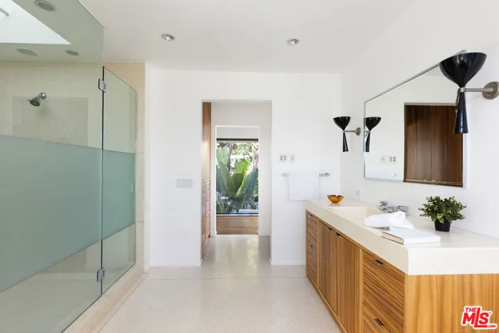 11181 Ophir Drive, Los Angeles, California 90024