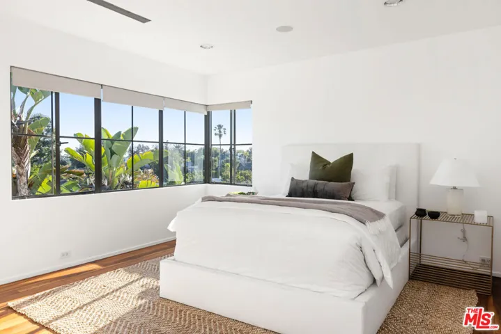 11181 Ophir Drive, Los Angeles, California 90024