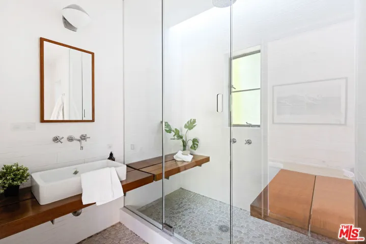 11181 Ophir Drive, Los Angeles, California 90024