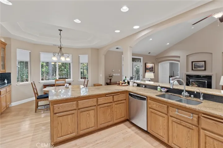14480 Colter Way, Magalia, California 95954