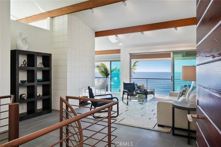 138 Sunset Terrace, Laguna Beach, California 92651