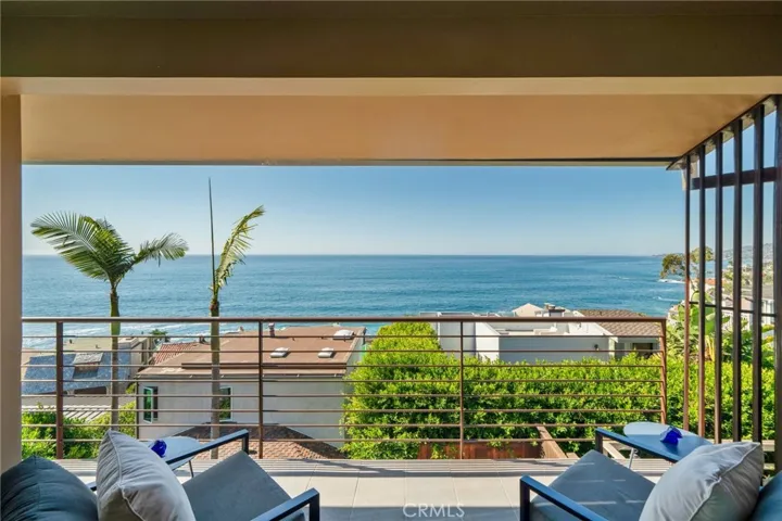 138 Sunset Terrace, Laguna Beach, California 92651