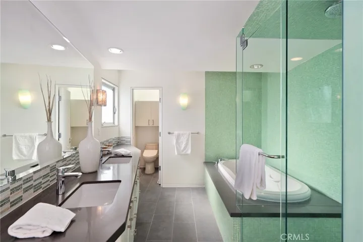 138 Sunset Terrace, Laguna Beach, California 92651