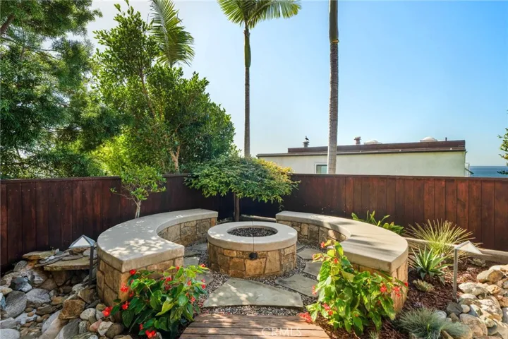 138 Sunset Terrace, Laguna Beach, California 92651