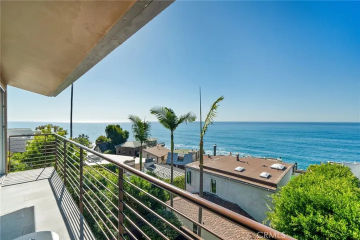 138 Sunset Terrace, Laguna Beach, California 92651