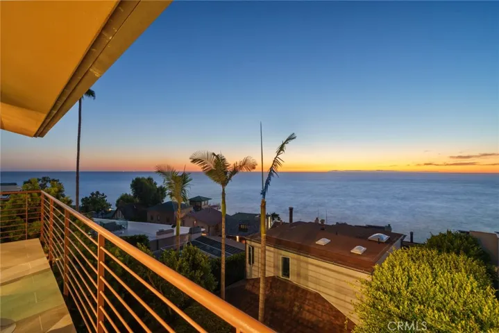 138 Sunset Terrace, Laguna Beach, California 92651