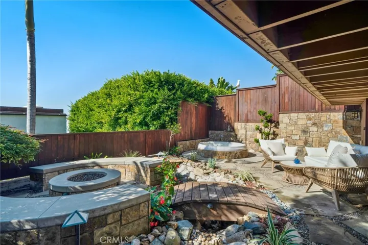 138 Sunset Terrace, Laguna Beach, California 92651