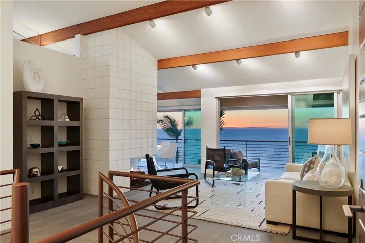 138 Sunset Terrace, Laguna Beach, California 92651
