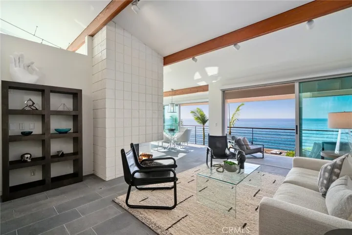 138 Sunset Terrace, Laguna Beach, California 92651