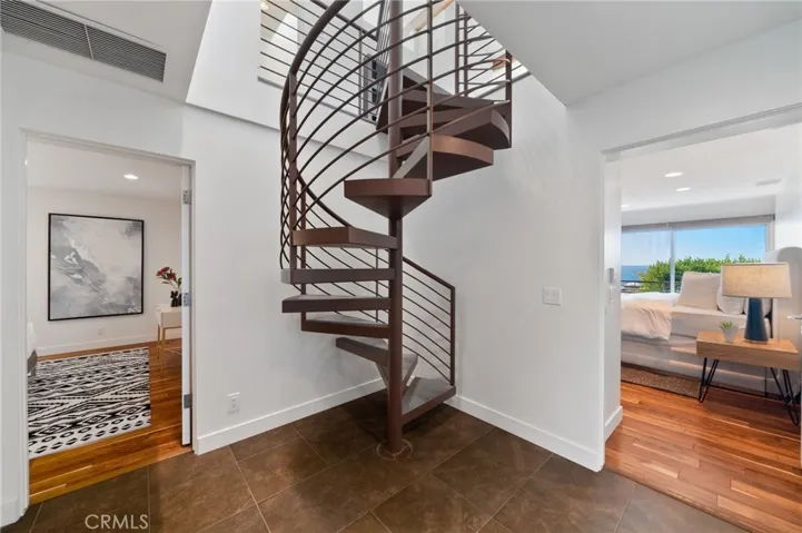 138 Sunset Terrace, Laguna Beach, California 92651