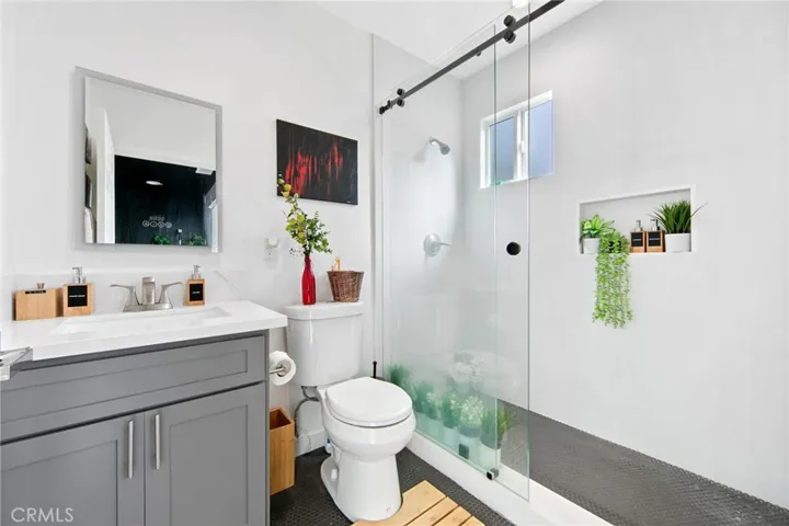 2664 S La Brea Avenue, Los Angeles, California 90016
