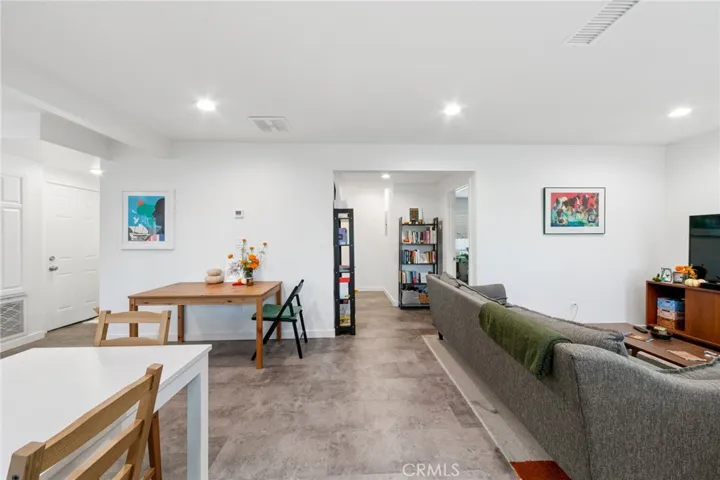 2664 S La Brea Avenue, Los Angeles, California 90016