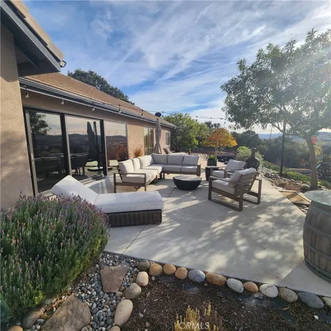 665 Red Cloud Road, Paso Robles, California 93446