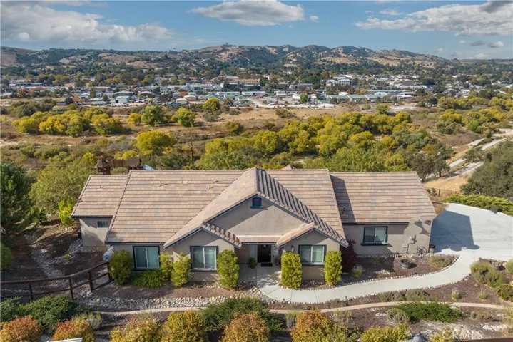 665 Red Cloud Road, Paso Robles, California 93446