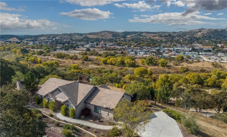 665 Red Cloud Road, Paso Robles, California 93446
