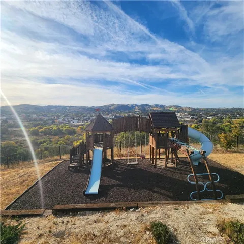 665 Red Cloud Road, Paso Robles, California 93446