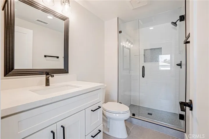 3rd level en-suite #2 bathroom.