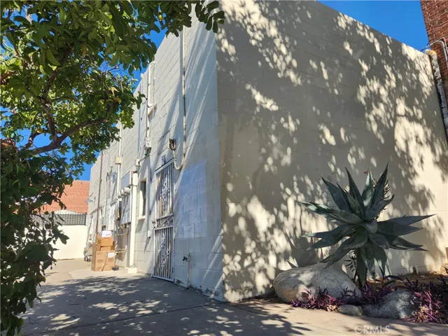 627 N Azusa Avenue, Azusa, California 91702
