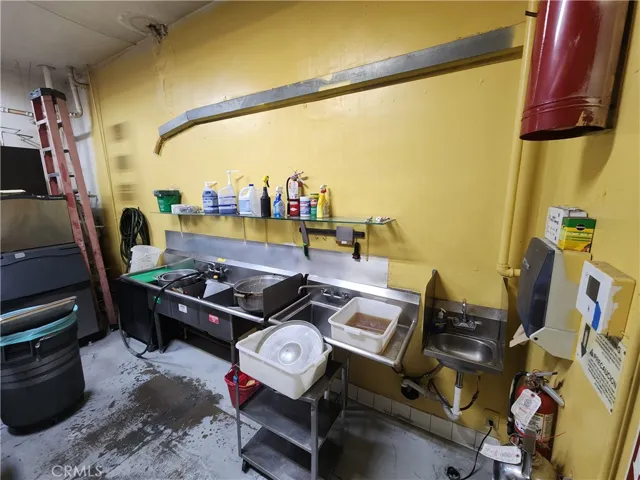 627 N Azusa Avenue, Azusa, California 91702
