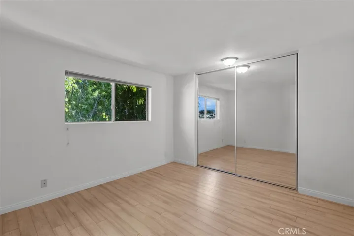 18547 Collins Street B22, Tarzana, California 91356